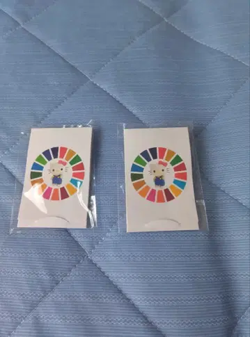 2개 헬로키티 SDGs 핀 배지 UN 간사이 엑스포 한정판 미개봉 새상품