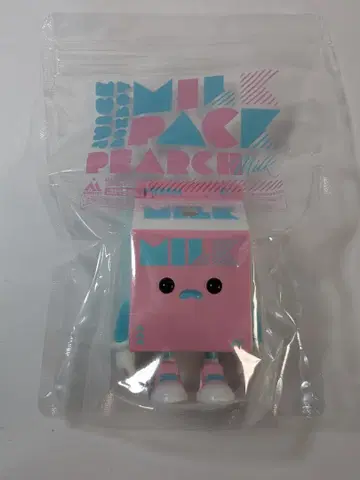 MUUKTOY 쥬스 박스 보이 밀크팩 피치 밀크 소프트 비닐