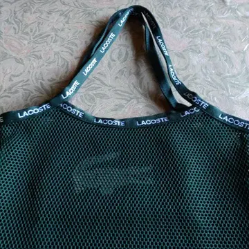 LACOSTE 메쉬 에코백 다크 그린