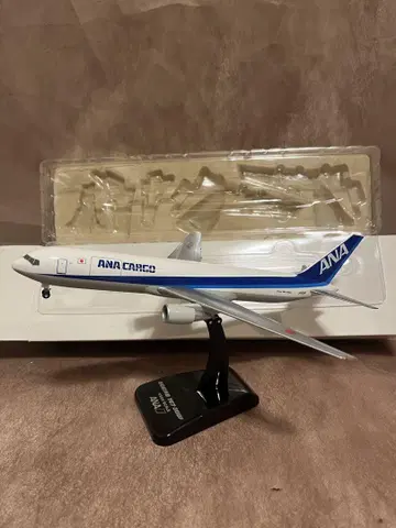 ANA 보잉 767-300F 1/200 비행기 모형