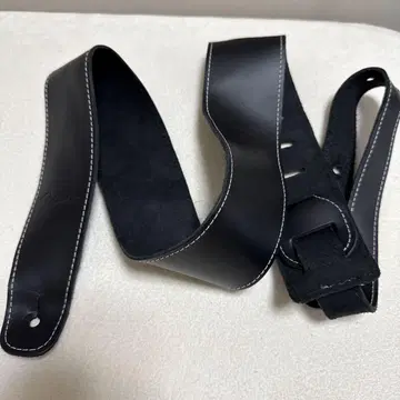 Fender USA Broken in Leather Strap Black