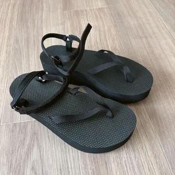 TEVA/테바 Flatform Sandal Slim 샌들