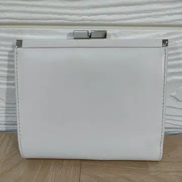 [미사용 새상품] 아agnes b. voyage 가마구치 반지갑