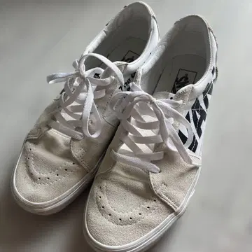 VANS 화이트 스웨이드 스니커즈 28cm