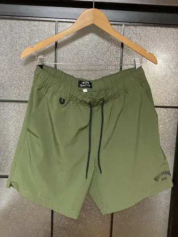BILLABONG x Ron Harman 올리브 그린 숏팬츠