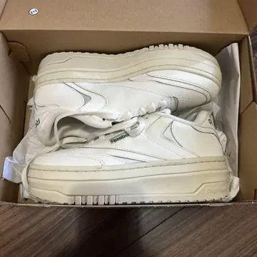 새상품 Reebok Club C Extra 7.5 USA