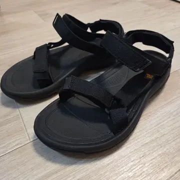 Teva 블랙 스포츠 샌들
