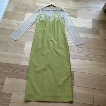 AMERI UNDRESSED 아메리 올리브 그린 자수 롱 드레스