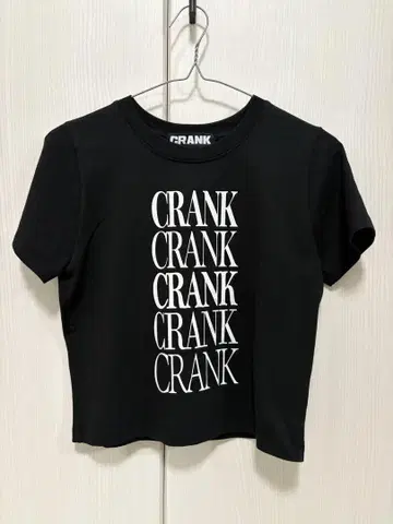 CRANK 블랙 크롭 T셔츠 반팔