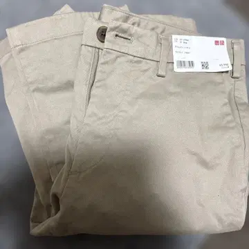 유니클로 베이지 슬림핏 치노 팬츠 코튼 혼방