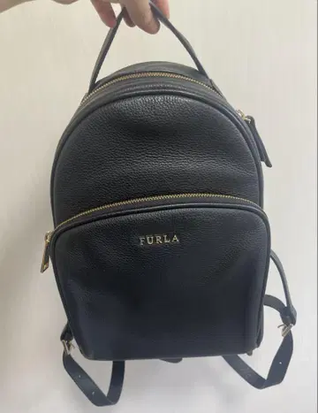 미품 FURLA 블랙 가죽 백팩