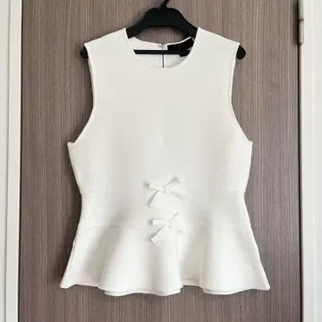 ZARA 페플럼 슬리브리스