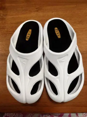 KEEN SHANTI 킨 샨티 샌들 여성용 US6