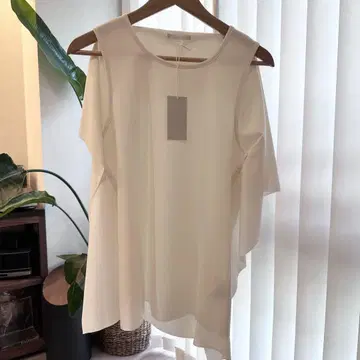 택 포함 새상품 COS 슬리브리스 티셔츠