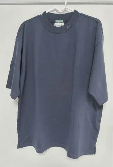 LACOSTE EXCLUSIVE EDITION 모크넥 티셔츠