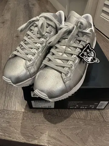 오니츠카타이거 스니커즈