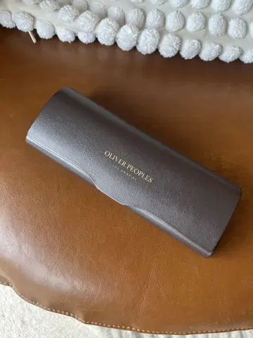 [새상품급] OLIVER PEOPLES 안경 케이스 브라운 얇은 스타일