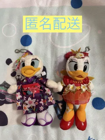 데이지 덕 인형 배지 2종 세트