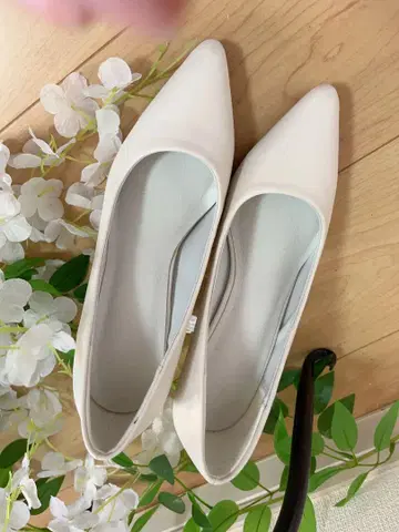 화이트 펌프스 하이힐 22.5cm