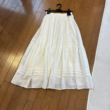 화이트 프릴 롱 스커트