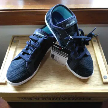 새상품 리복 Reebok 스니커즈 SKYEASY LASE 24.5