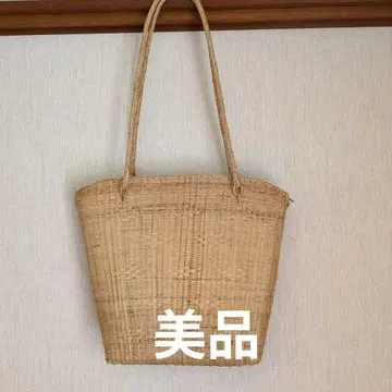 내추럴 베이지 바스켓백