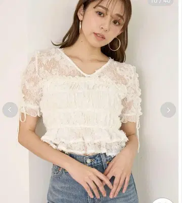 SNIDEL 컷 레이스 셔링 블라우스