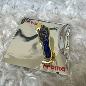 Vaundy 'replica' of Metal Pins
