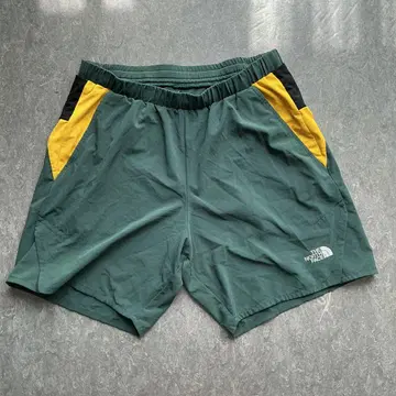 The North Face 그린 컬러 숏팬츠