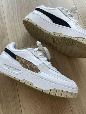 [새상품급] PUMA 화이트 레오파드 스니커즈