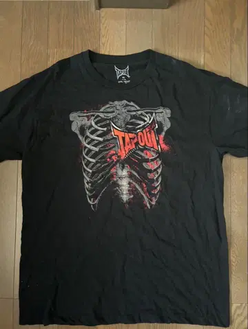 TAPOUT 해골 늑골 디자인 T셔츠