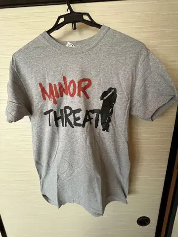 MINOR THREAT 그레이 티셔츠 GILDAN M 사이즈