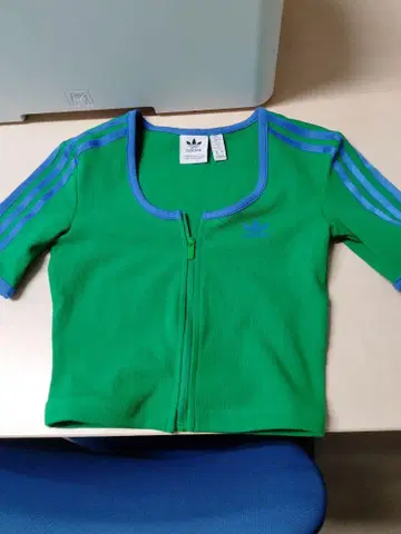 adidas 집업 반팔 상의 XS 사이즈 그린