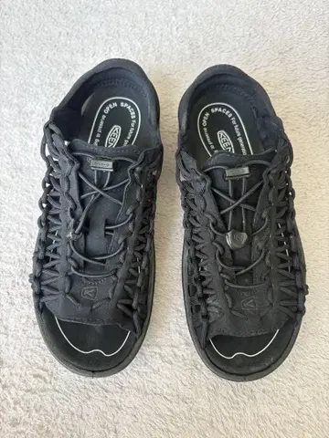 keen 유니크 샌들