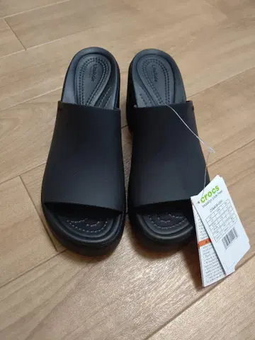 [미사용 새상품] Crocs 브루클린 슬라이드 힐 블랙 23cm