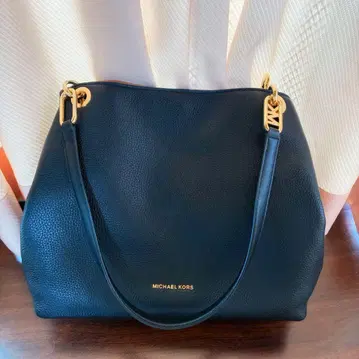 MICHAEL KORS 블랙 가죽 숄더백