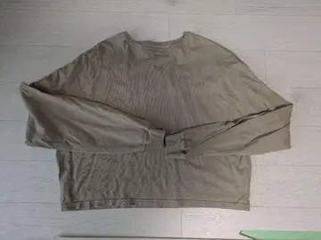 THE NEW HOUSE 베이지 V넥 긴팔 T셔츠
