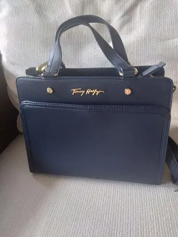 Tommy Hilfiger 네이비 핸드백