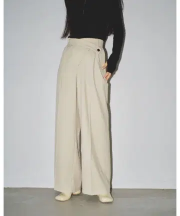 TODAYFUL Asymmetry Twill Trousers/36 크림