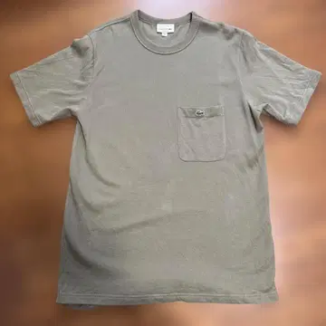 Lacoste 카키 포켓 티셔츠