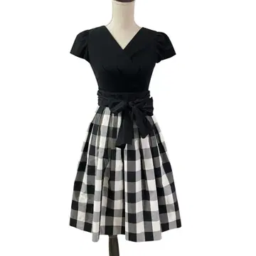 엠즈 그레이시 모노톤 캐시미어 체크 원피스 무릎 기장