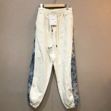 새상품 택 포함 남녀 공용 꽃무늬 자수 와이드 팬츠 사이즈 L