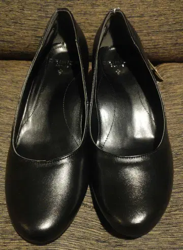 새상품 ORIHICA 블랙 런닝 펌프스 미들힐 23cm