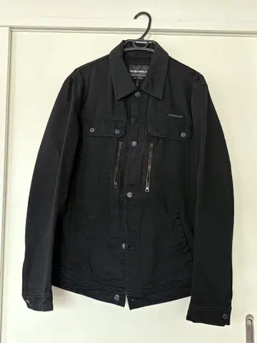 EMPORIO ARMANI 블랙 데님 재킷