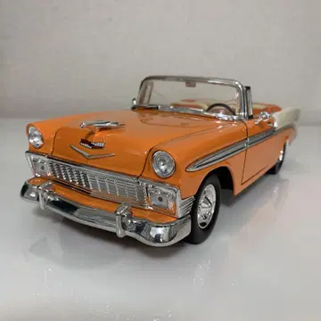 쉐보레 벨 에어 컨버터블 1956년형 1/18 로드 레전드 제