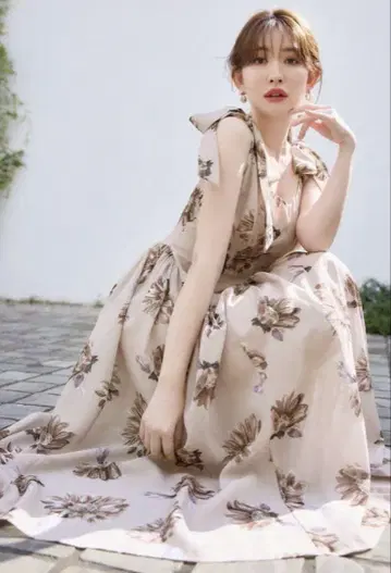 herlipto Sunflower-Printed Midi Dress