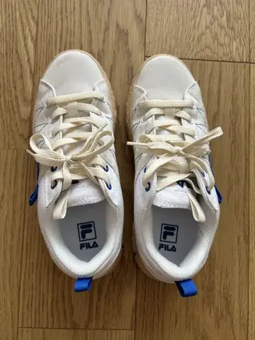 FILA 화이트 스니커즈 24.5cm