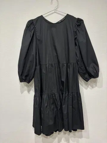 ZARA 블랙 티어드 드레스