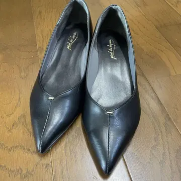 블랙 가죽 스틸레토 펌프스 pied du lapan