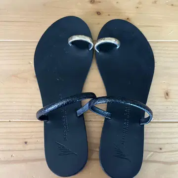블랙 플랫 샌들 36